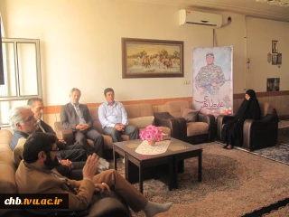 دیدار سرپرست آموزشکده فنی و حرفه ای پسران شهرکرد با خانواده شهید مدافع حرم