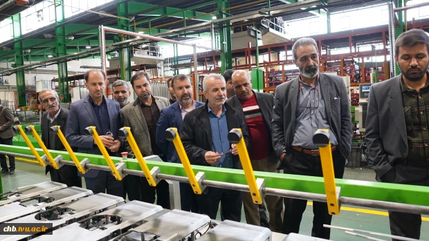 بازدید علمی جمعی از اساتید و کارشناسان دانشگاه از گروه صنعتی انتخاب الکترونیک 4