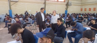 بازدید مهندس مومنی و هیئت همراه از روند برگزاری امتحانات پایان ترم از دانشکده فنی و حرفه‌ای  پسران شهرکرد 3