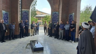 تجمع اساتید، دانشجویان و کارکنان دانشگاه ملی مهارت استان چهار محال و بختیاری در جوار آرامگاه مطهر شهید گمنام آموزشکده ملی مهارت شهرکرد به همراه کارکنان بسیج اساتید استان ، در محکومیت تجاوز اسرائیل جنایتکار به کشور لبنان و محکومیت به شهادت رساندن مجاهد نست