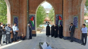 تجمع اساتید، دانشجویان و کارکنان دانشگاه ملی مهارت استان چهار محال و بختیاری در جوار آرامگاه مطهر شهید گمنام آموزشکده ملی مهارت شهرکرد به همراه کارکنان بسیج اساتید استان ، در محکومیت تجاوز اسرائیل جنایتکار به کشور لبنان و محکومیت به شهادت رساندن مجاهد نست