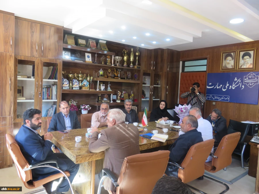 بازدید نماینده محترم مردم شهرستان‌های شهرکرد، سامان، بن و فرخشهر از دانشکده ملی مهارت پسران شهرکرد
 3