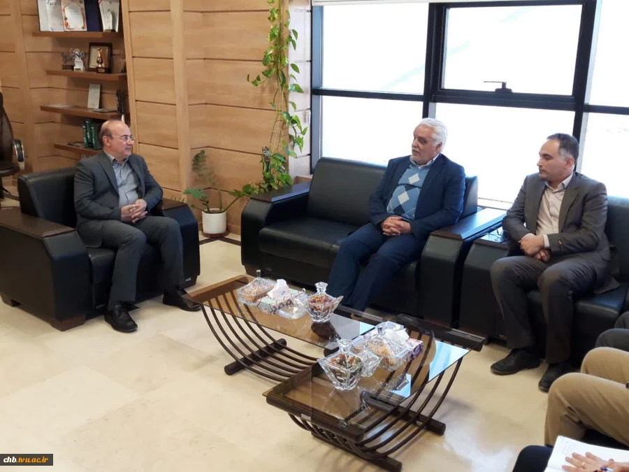 نشست صمیمی رئیس دانشگاه ملی مهارت استان چهارمحال و بختیاری با رئیس پارک علم و فناوری استان     4