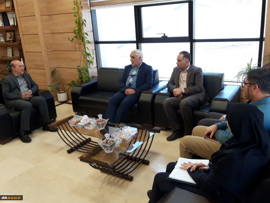 نشست صمیمی رئیس دانشگاه ملی مهارت استان چهارمحال و بختیاری با رئیس پارک علم و فناوری استان             2