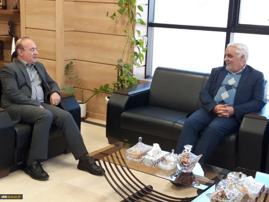 نشست صمیمی رئیس دانشگاه ملی مهارت استان چهارمحال و بختیاری با رئیس پارک علم و فناوری استان             3