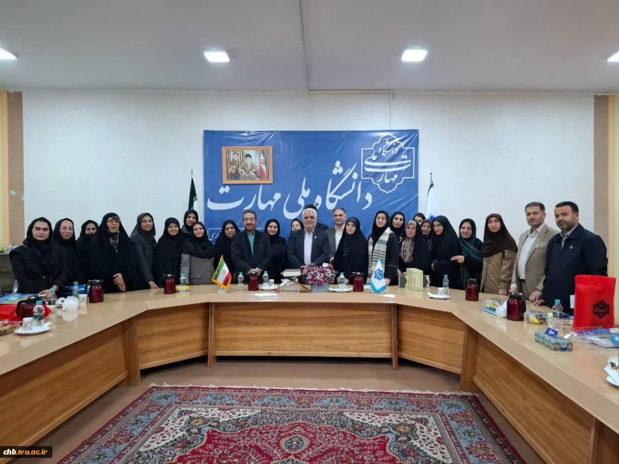 تقدیر از بانوان فرهیخته دانشگاه ملی مهارت واحد استانی چهارمحال و بختیاری بمناسبت روز زن و مادر 3