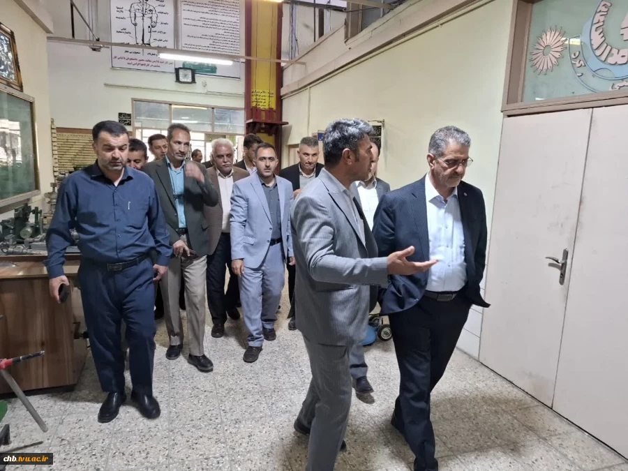 بازدید دکتر زمانی، رئیس دانشگاه ملی مهارت به همراه دکتر فخر موسوی، مدیر کل حوزه ریاست و روابط عمومی دانشگاه از آموزشکده پسران شهرکرد 7